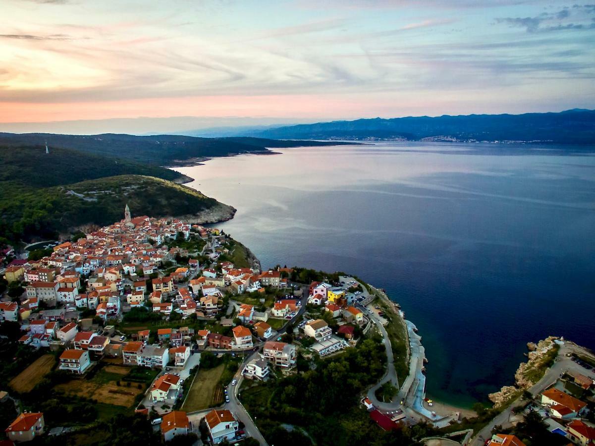 Bura Villa Vrbnik Exterior photo